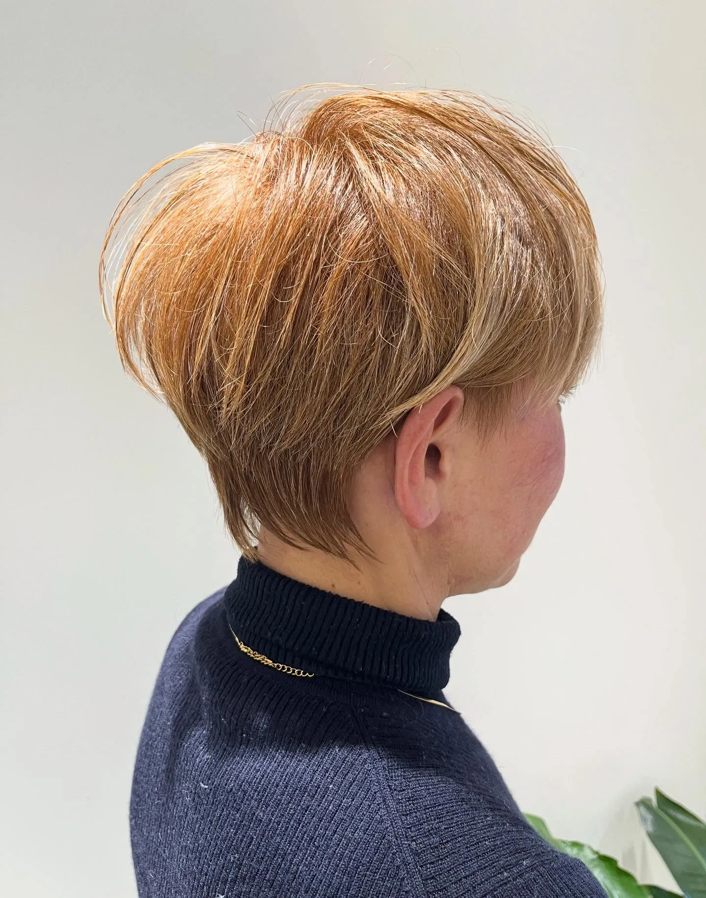 襟足は浮かないギリギリでカットしてサイドは耳かけアレンジ出来...